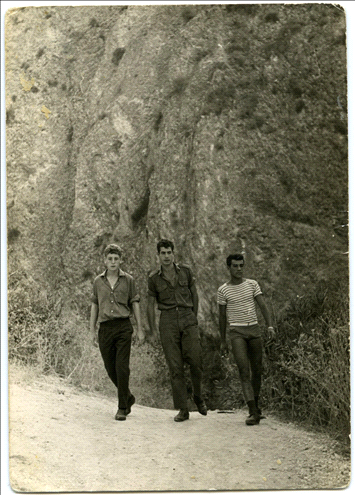 A trip to the Hatanur waterfall in the framework of the club that operated in Musrara